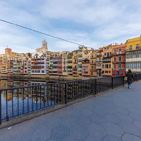Bravissimo Pont Sant Agusti, Monthly *